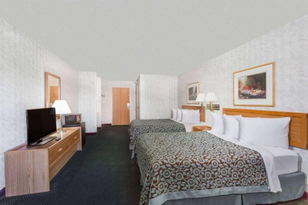 Days Inn by Wyndham West Yellowstone image 12